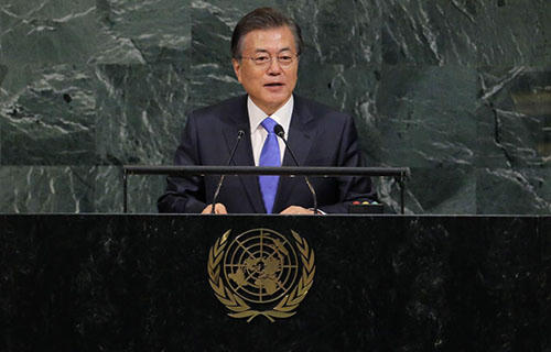 Tổng thống Hàn Quốc Moon Jae-in phát biểu tại Đại Hội Đồng Liên Hợp Quốc. Ảnh: Reuters.