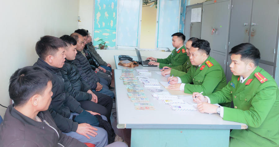 2050441_co_quan_csdt_lam_viec_voi_cac_doi_tuong_bi_bat_giu_trong_vu_danh_bac_15542831