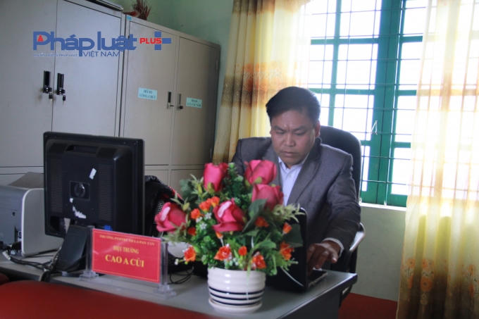 Ông Củi cho biết, ban giám hiệu nhà trường khá bất ngờ trước sự việc kể trên.