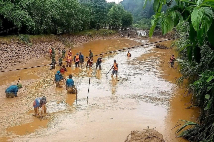 Công tắc khắc phục mưa lũ được nhiều địa phương đang triển khai rất khẩn trương.