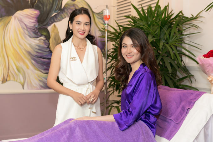 Diễn viên Anh Thư tư vấn làm đẹp cho Á hậu Thuỳ Dung trước khi thi Hoa hậu Quốc tế