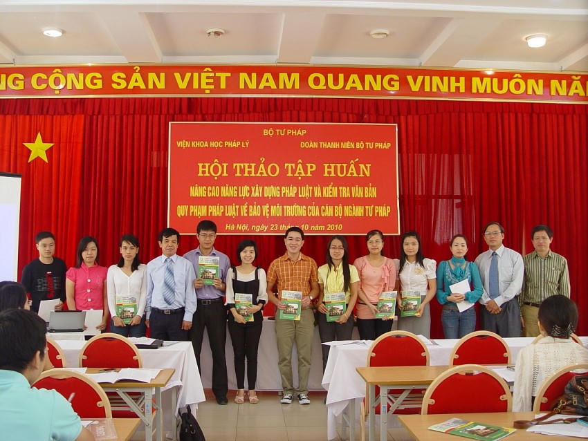 Đoàn Thanh niên Bộ Tư pháp tình nguyện với công tác chuyên môn của Bộ.