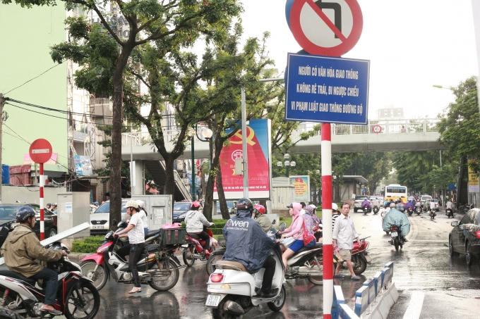 Biển cấm thì mặc biển cấm