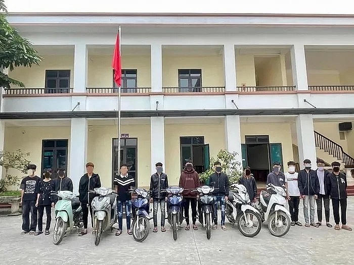 Nhóm thanh niên đua xe, hò hét gây náo loạn đường phố ở Yên Bái bị khởi tố. (Ảnh: CA Lục Yên).