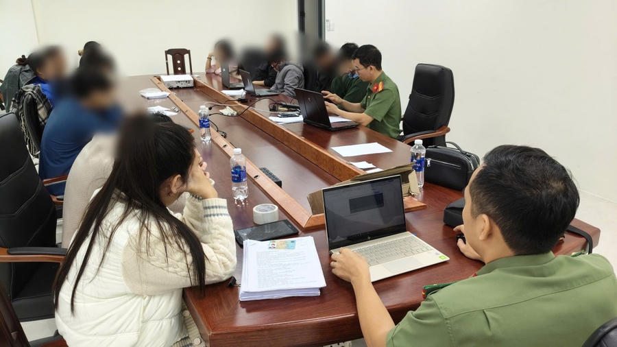 Các đối tượng trong đường dây lừa đảo - Ảnh Công an Đà Nẵng.