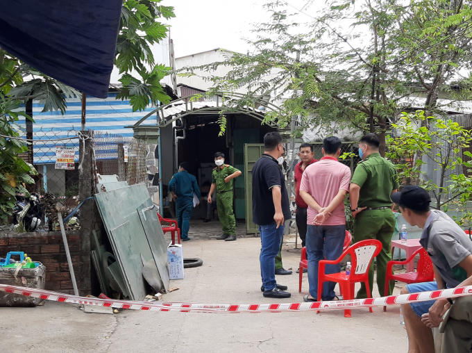 b4b073d66a8d98d3c19c