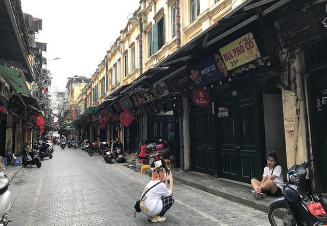 Phố Tạ Hiện bỗng chốc