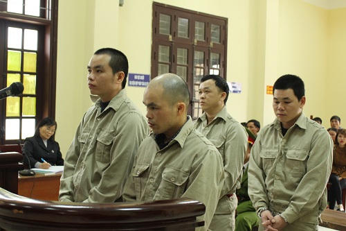 4 bị cáo mua bán trái phép chất ma túy trong phiên tòa sơ thẩm. Ảnh: Hồng Vân