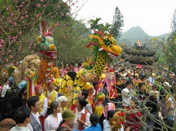 Lễ khai hội chùa Hương.