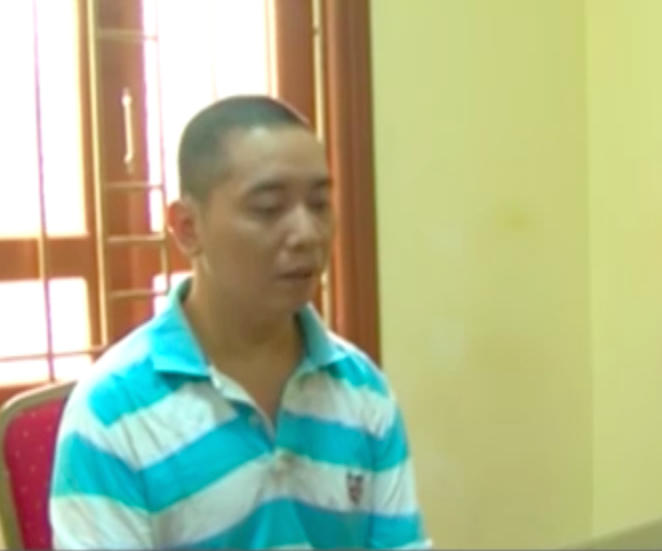 Đối tượng Trần Văn Tuấn là bảo vệ trường THPT Trương Định, quận Hoàng Mai tại cơ quan công an.