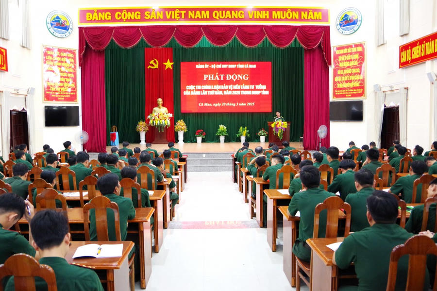 Quang cảnh buổi phát động.