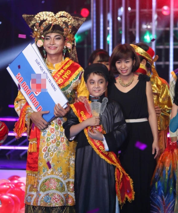 Đây hoàn toàn là chiến thắng thuyết phục của bộ đôi thí sinh nam duy nhất trong đêm chung kết. Ảnh: Internet