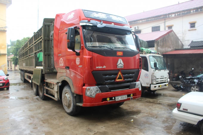 Chiếc xe vi phạm bị kiểm tra phát hiện vận chuyển 87 kg pháo trái phép.