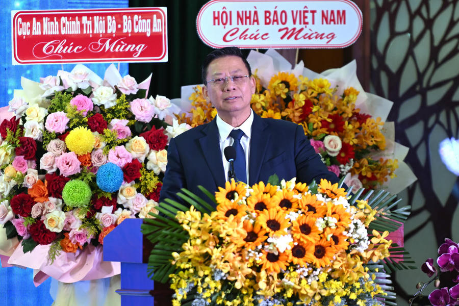Thứ trưởng Bộ Tư pháp Nguyễn Thanh Ngọc chúc mừng và phát biểu chỉ đạo tại Lễ Kỷ niệm 9 năm Video Pháp luật và ra mắt Ứng dụng Video Pháp luật.
