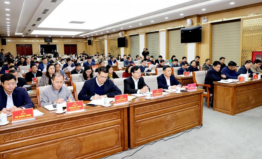 Các đại biểu tham dự Hội nghị triển khai phương án sắp xếp tinh gọn bộ máy. (Ảnh: Báo Hà Giang).