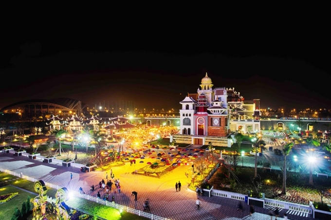 Toàn cảnh Asia Park về đêm.