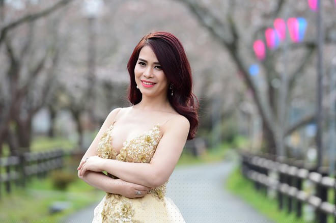 Loạt ảnh bikini của bạn gái kém 18 tuổi của nghệ sĩ Chí Trung - ảnh 2