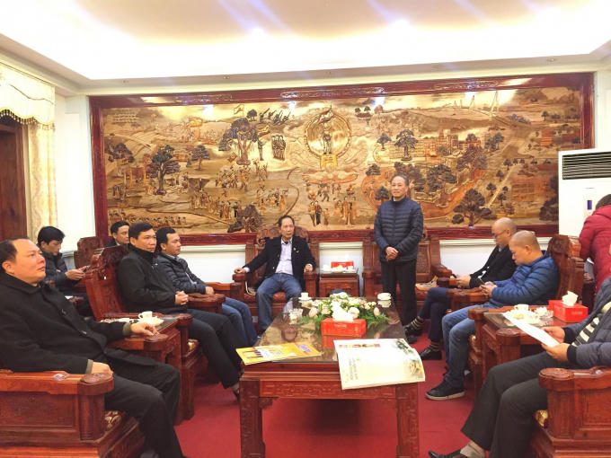 Ông Nguyễn Văn Chính - PCT thường trực UBND huyện Hiệp Hoà (đứng) trân trọng cảm ơn các Nhà báo đã đồng hành cùng huyện Hiệp Hoà trong thời gian qua.