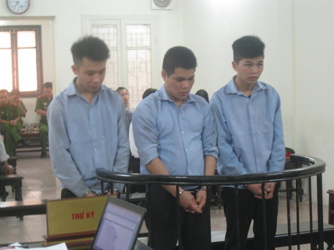 Các bị cáo trước vành móng ngựa