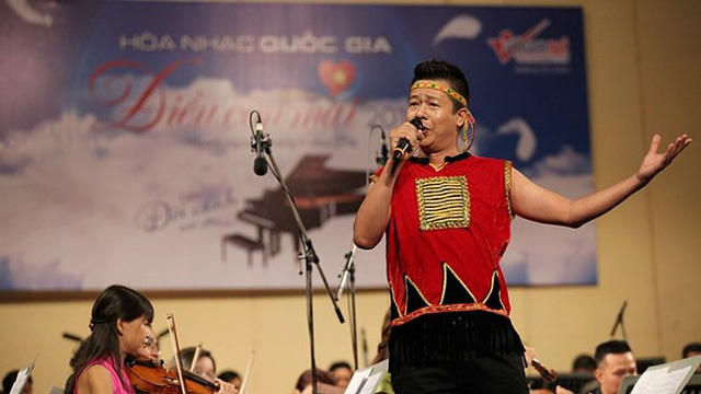 Ca sĩ Mạnh Dũng.