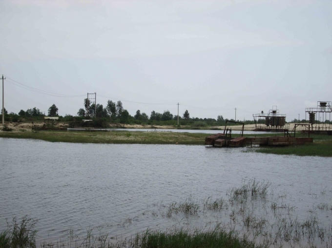 Hố nước nơi em Nhàn rơi xuống.