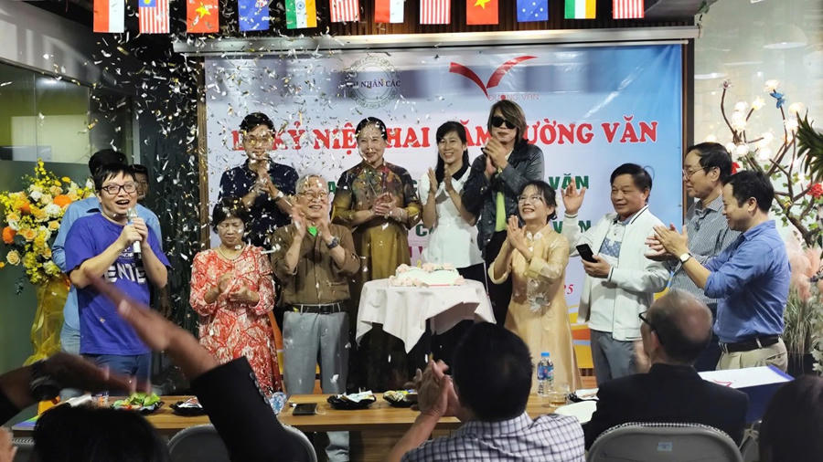 Kỷ niệm 2 năm chuyên đề văn học Đường văn.