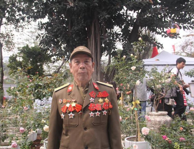 Ông Nguyễn Xuân Tiến đến Lễ hội Hoa hồng với mong muốn tìm lại những ký ức đã qua tại đất nước xinh đẹp Bulgaria.