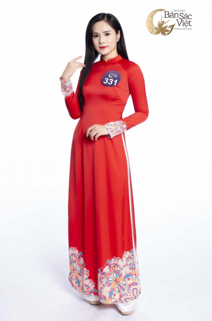 Trước khi đến với HHBSVTC 2019, Huyền Trang gây ấn tượng bởi thành tích dày dặn: Top 5 Hoa hậu Đại dương 2017, Á hoàng 2 Nữ hoàng trang sức Việt Nam 2015, Người đẹp thời trang của cuộc thi Duyên dáng Việt Nam và là thí sinh gây chú ý tại cuộc thi Hoa hậu Hoàn vũ Việt Nam 2017.