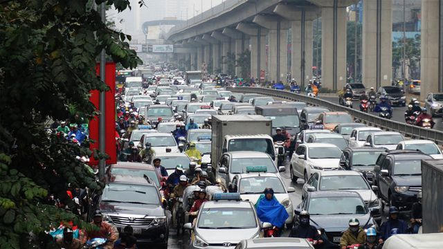 Đường Nguyễn Trãi  ùn tắc theo chiều từ Ngã Tư Sở về Hà Đông.