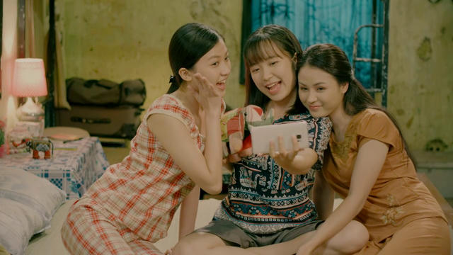 Rớt nước mắt với video h&eacute; lộ kết phim