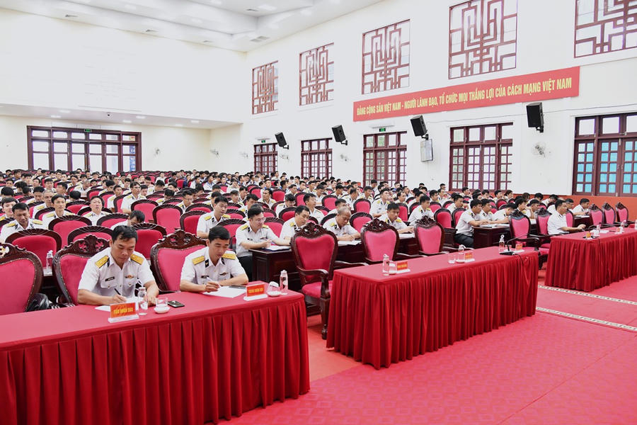 Các đại biểu tham dự hội nghị