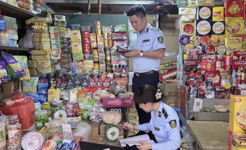 Lực lượng chức năng TP Hà Nội tăng cường công tác kiểm tra, kiểm soát nhiều mặt hàng trước dịp Tết Trung thu.