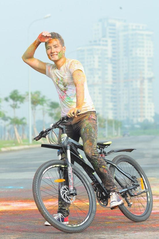 Nguyễn Phi Hùng đầy sức trẻ.