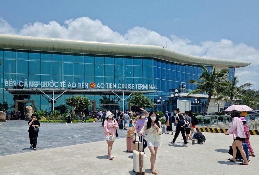 Du lịch Quảng Ninh đang nỗ lực, quyết tâm cao đóng góp tích cực vào phát triển kinh tế của tỉnh nhà.