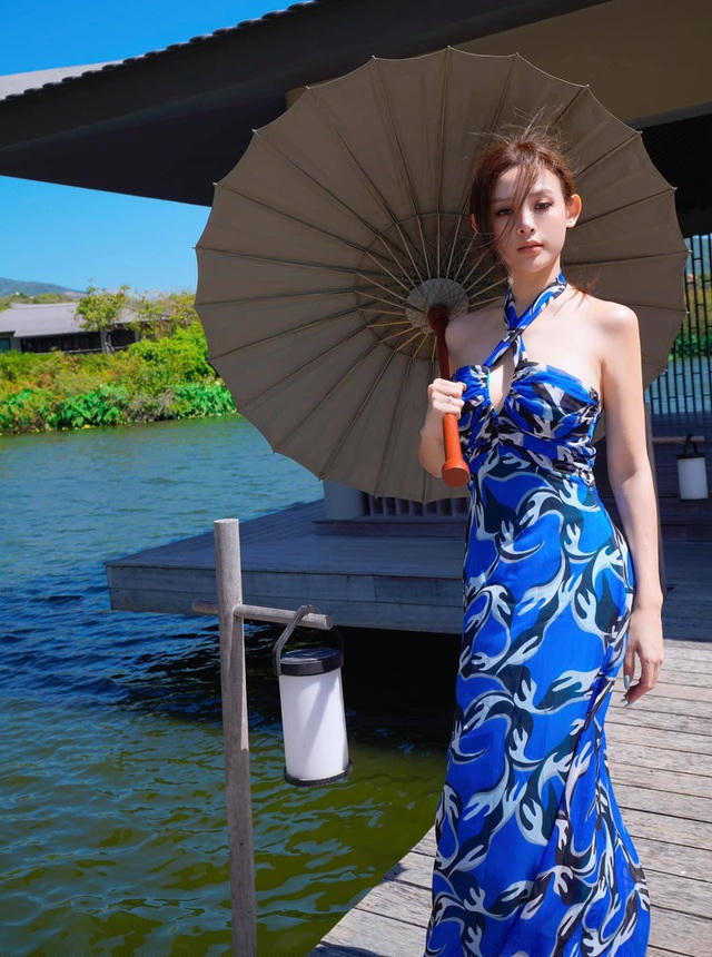 Cô có vẻ đẹp khiến cho các hot girl thế hệ sau cũng phải dè chừng.