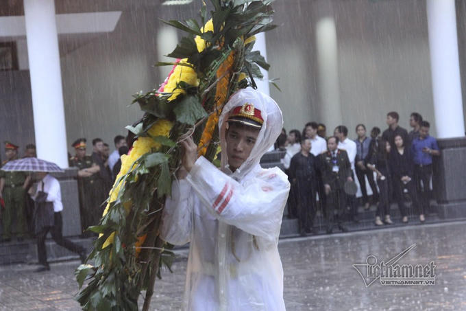 Điều đặc biệt ở đo&agrave;n 800 người v&agrave;o viếng Chủ tịch nước