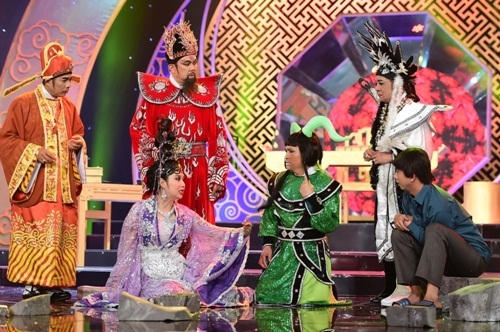 MC Gương mặt th&acirc;n quen bị fan cuồng tố c&aacute;o bạo lực