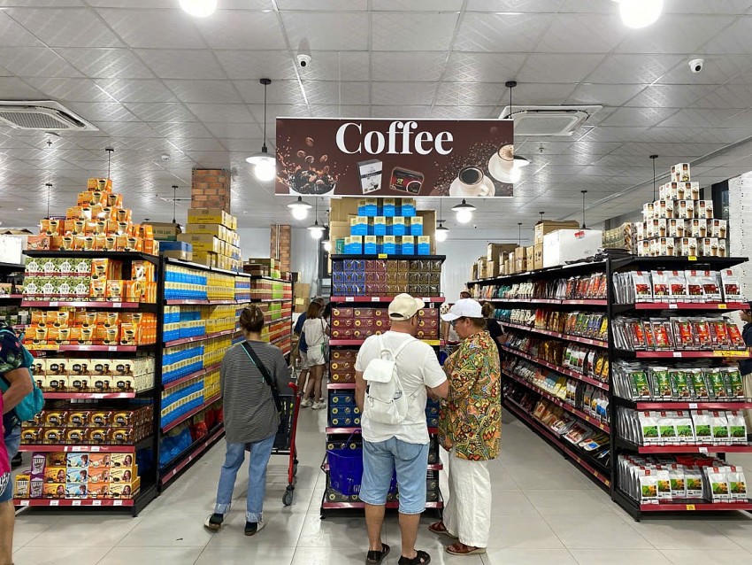 Các sản phẩm được bày bán đa dạng sản phẩm.