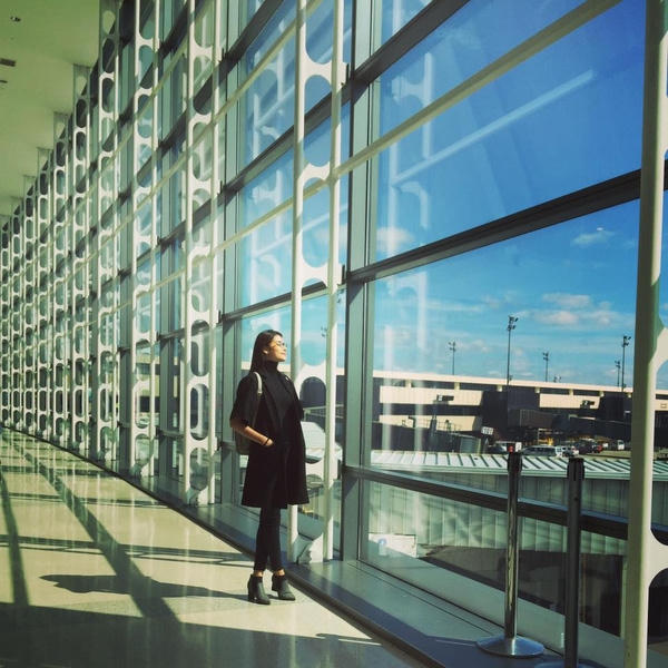 Phong cách đường phố của Phạm Hương trông cũng thật cá tính. Ảnh: internet.