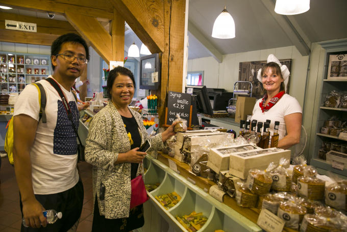 Cửa hàng bán pho mát, sản phẩm nổi tiếng thế giới của Zaans Shans.