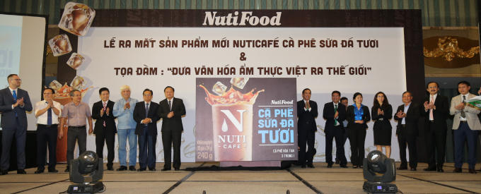 Nuticafé - Cà phê sữa đá tươi có vị giống như cà phê pha phin với sữa đặc mà người Việt ai cũng ưa chuộng.