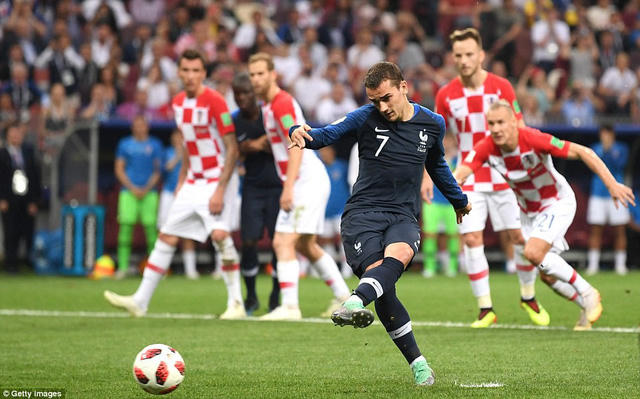 Griezmann ghi dấu ấn trong hai bàn thắng của Pháp trước Croatia