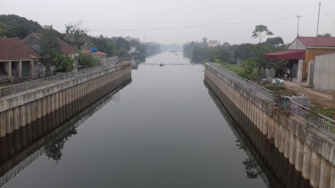 Trạm bơm Nghi Xuyên đã thực hiện xong từ rất lâu nhưng thiệt hại của người dân xung quanh vẫn chưa được đền bù.