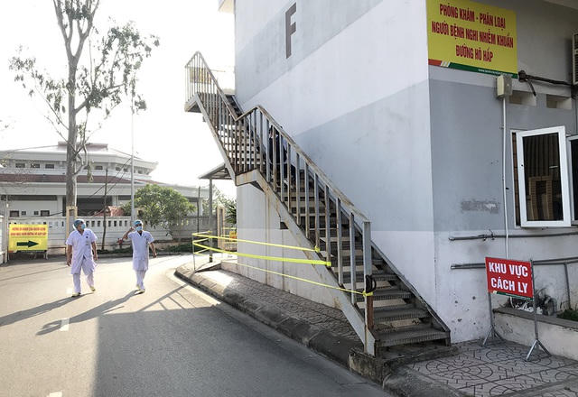 Theo phân tuyến của Sở Y tế Hà Nội, Bệnh viện Đa khoa Đức Giang là nơi theo dõi và điều trị bệnh nhân trẻ em; Bệnh viện Đa khoa Hà Đông, Đống Đa, Bắc Thăng Long, Thanh Nhàn dành cho người lớn.