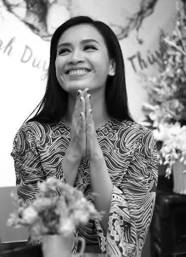 Nữ ca nhạc sỹ Phan Lê Ái Phương từng được mệnh danh là hitmaker với những ca khúc ballad buồn đầy tâm sự, mà trong đó, “Trót yêu” là thành công lớn nhất, đứng đầu các bảng xếp hạng âm nhạc trong suốt một thời gian dài. (Ảnh: Hizo - Nguyễn Duy Lâm - Tâm Bùi )