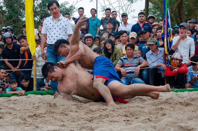 Các "miếng đánh" được tung ra đầy dũng mãnh (Ảnh: Đăng Tuyên)