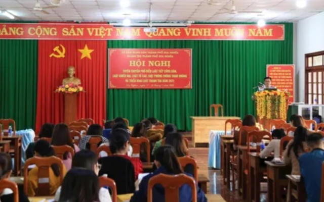 Đắk Nông: TP Gia Nghĩa phổ biến pháp luật cho cán bộ, công chức