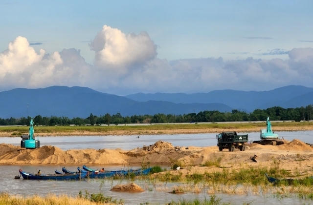 Bài 1 - Chậm đấu giá quyền khai thác khoáng sản, Sở TN&amp;amp;MT Phú Yên phải kiểm điểm