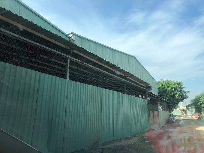 Khó có thể lý giải được vì sao các công trình sai phép, không phép này lại dễ dàng hình thành như vậy và càng khó hiểu hơn khi đến thời điểm hiện tại sau khi có kết luận từ cơ quan chức năng mà mới có 1 công trình bị cưỡng chế?