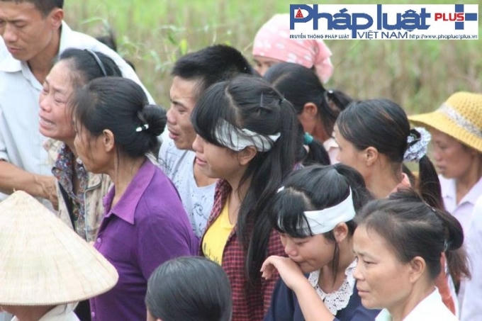 Chùm ảnh: Đau thương tiễn đưa nạn nhân vụ thảm kịch Yên Bái
